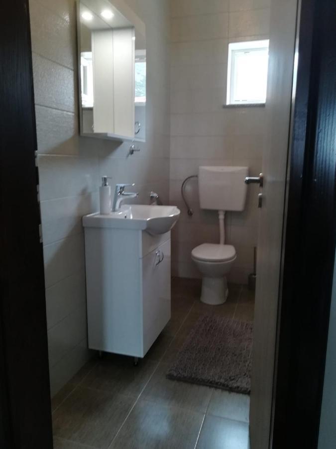 Apartment Villa Bijele Stijene Karlobag Bagian luar foto