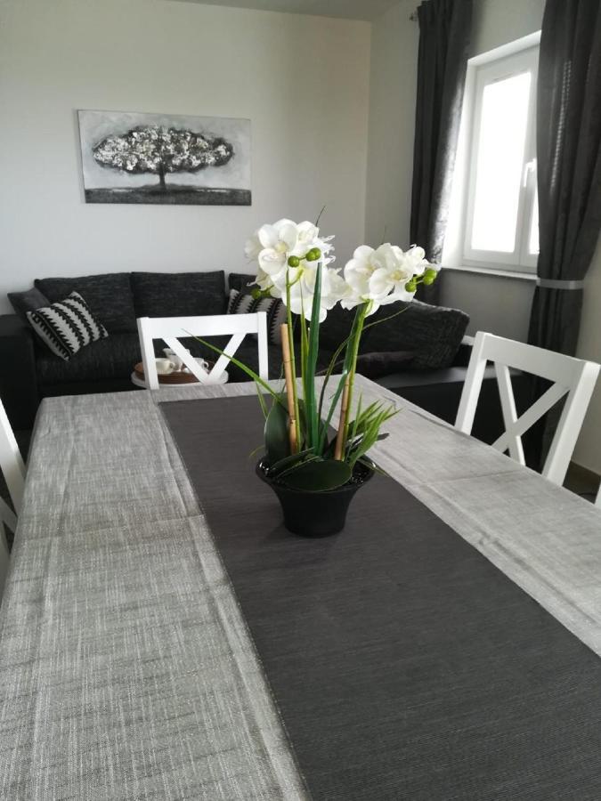 Apartment Villa Bijele Stijene Karlobag Bagian luar foto