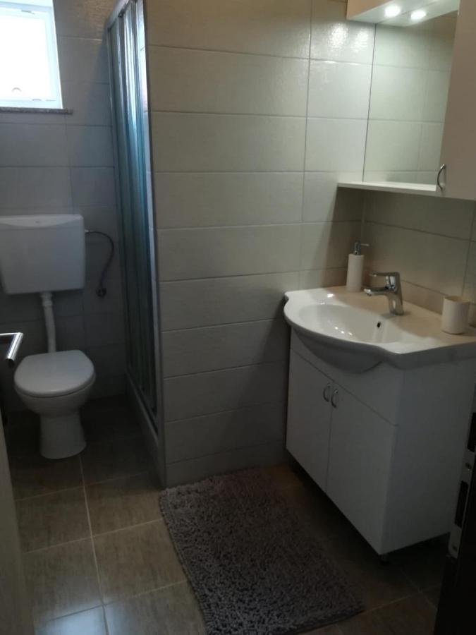 Apartment Villa Bijele Stijene Karlobag Bagian luar foto